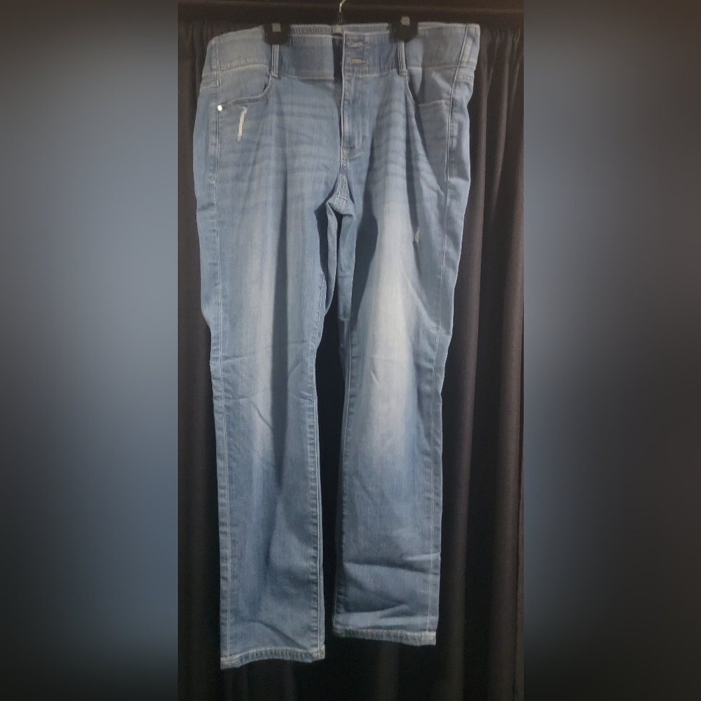 Apt. 9 Women's Light Blue Straight Leg Jeans